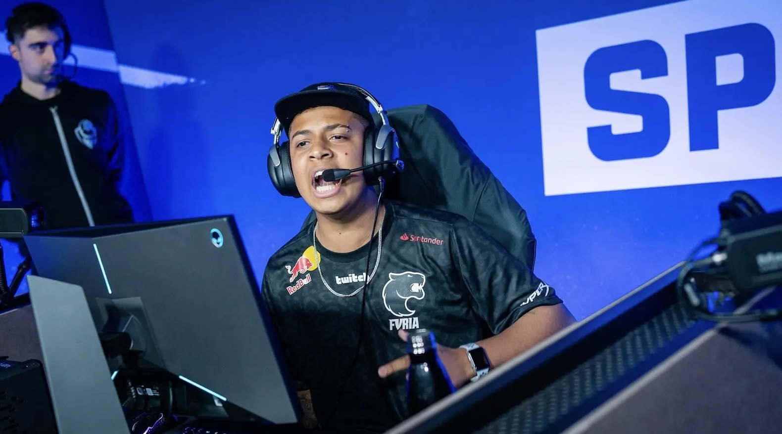 洲杯中展现 洲杯中展现