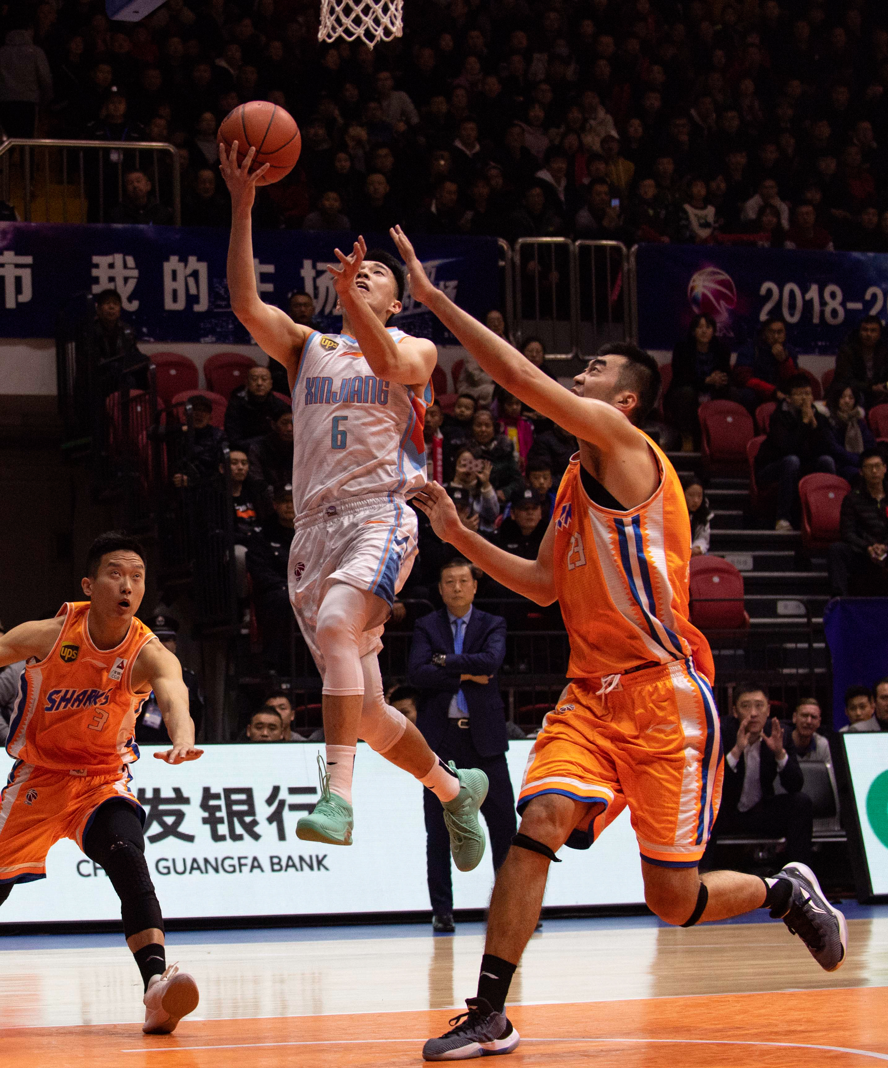 与强力挥击 与强力挥击